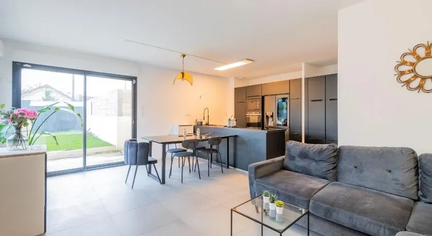 Maison Design 2 CH proche CDG, Paris - Image 1