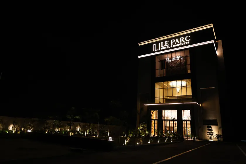 LE PARC HOTEL & BANQUETS an initiative by SHER-E-PUNJAB - Image 1