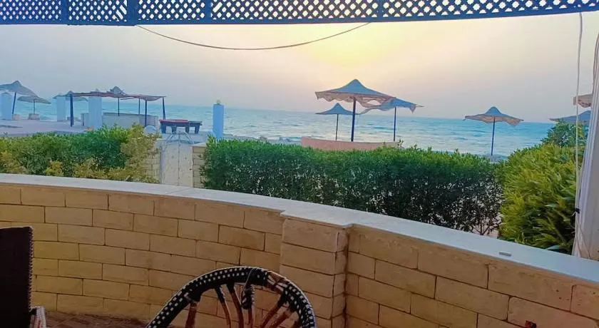 شاليه راكان الاستجمام صف أول على البحر - Image 1