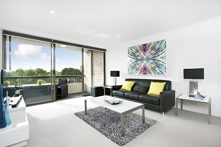 Newly Renovated Immaculate 1BR Apartment - Image 1