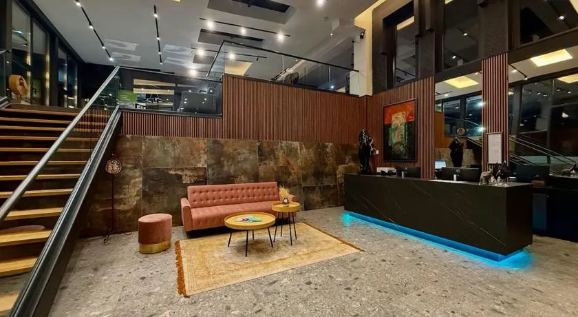 LAKEVIEW Hotel & Apartments - Image 1