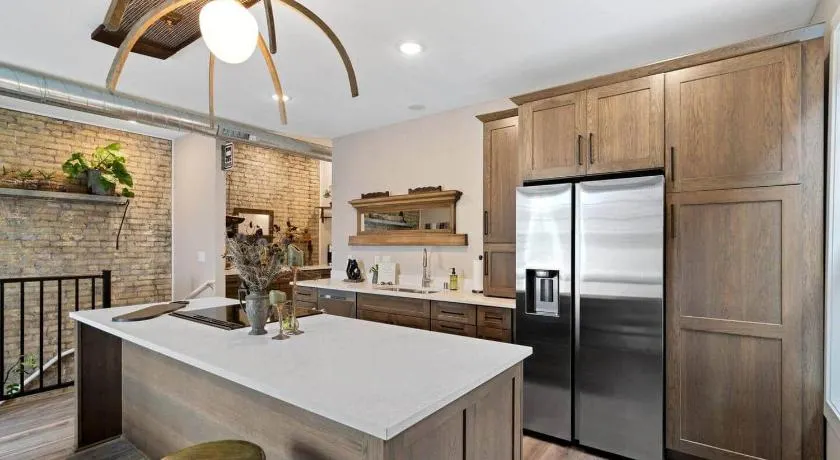 The Bentley, Luxury Boutique Stay in Downtown Milwaukee - Image 1