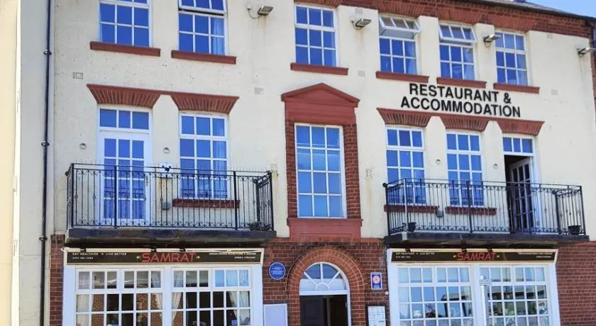 LONDONDERRYS Bar and Accommodation - Image 1