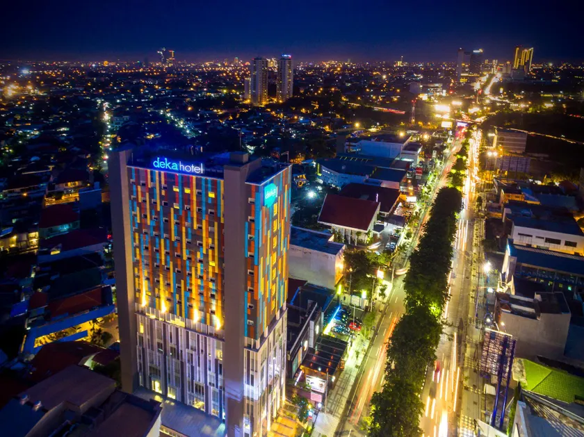 Deka Hotel Surabaya HR Muhammad - Image 1