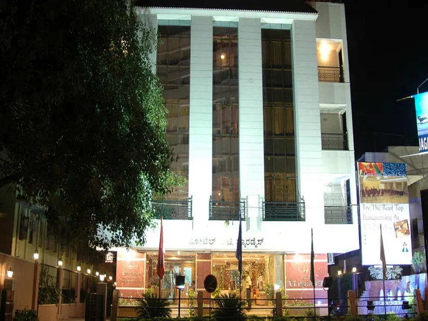 Hotel VT Paradise - Image 1