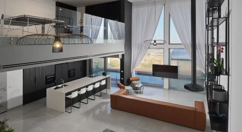 Villa Aqua Boutique - Image 1