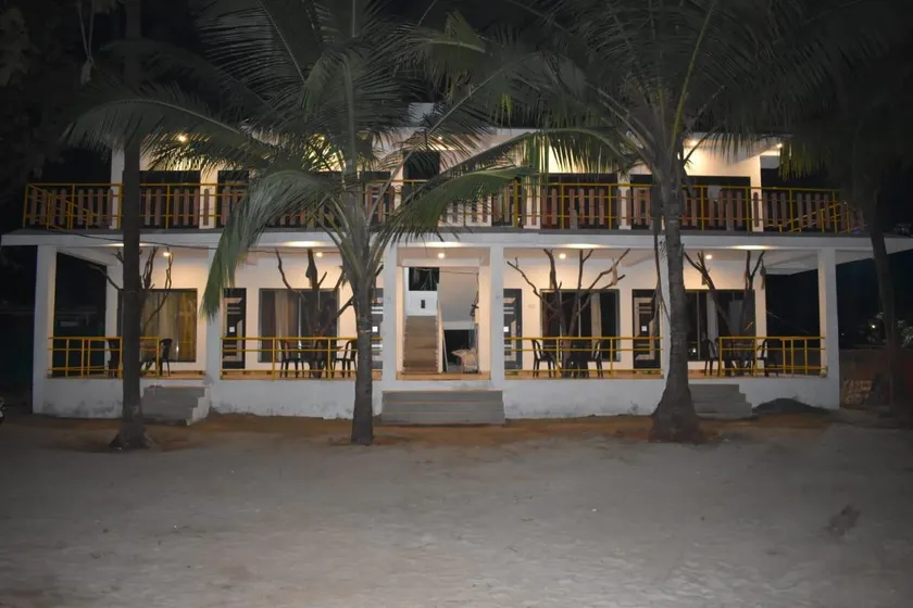 Coconut Garden Beach House - Image 1