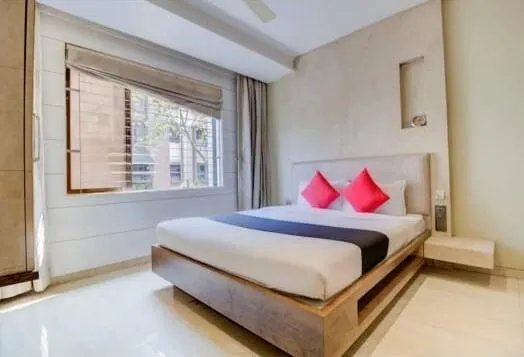 HOTEL PRATIKSHA RESIDENCY - Image 1