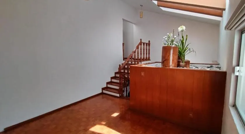 Chalet con excelente vista - Image 1