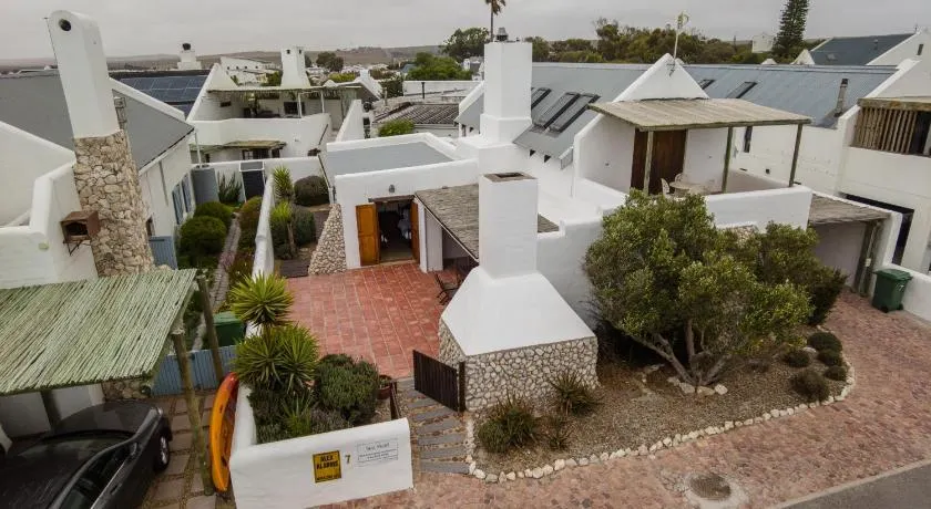 Sea Pearl Holiday Home - Image 1