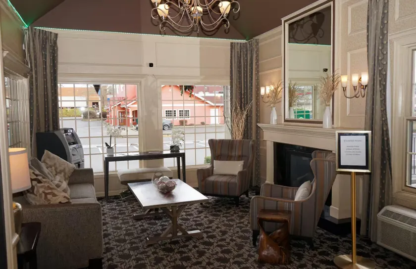 Heritage Inn - Image 1