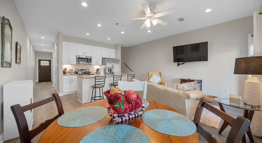 Pebble Beach Condos at Diamondhead Lake -- Near Lake Catherine State Park - Image 1