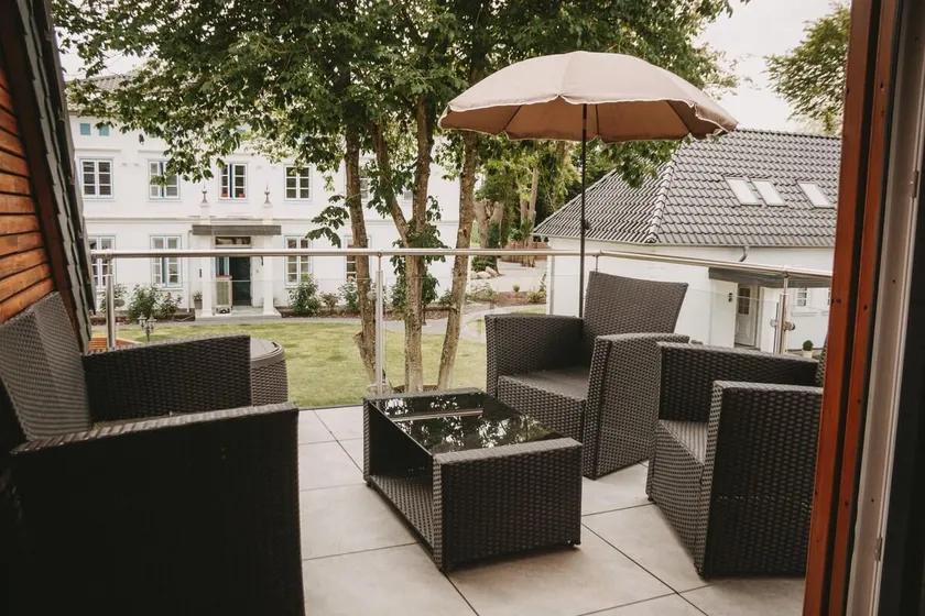 Schöne zwei Zimmer Wohnung mit großer Dachterrasse - Image 1