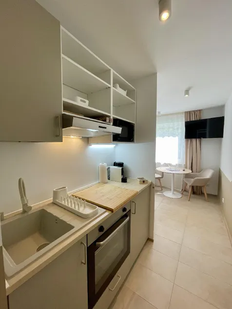 LEO Apartments - Image 1