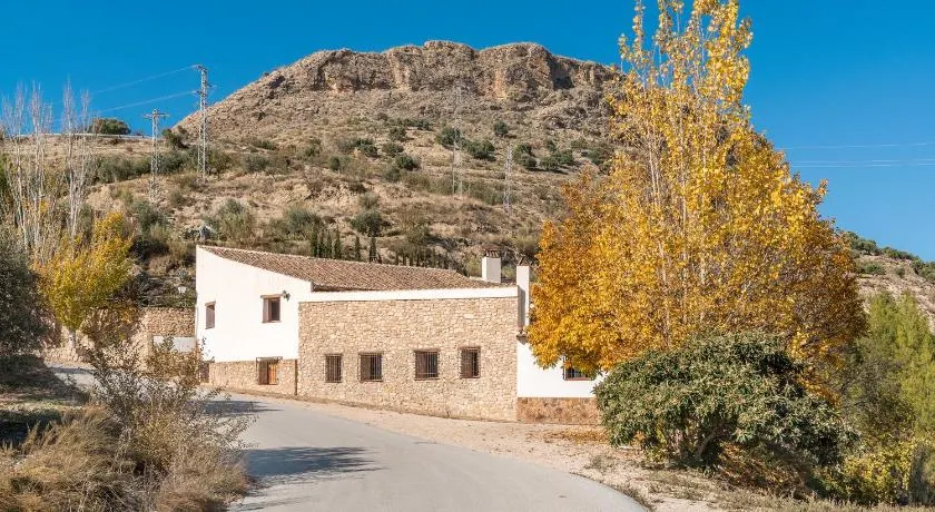 Atractivo apartamento vacacional con jardín, barbacoa y terraza | Vistas a la montaña | Admite mascotas - Image 1