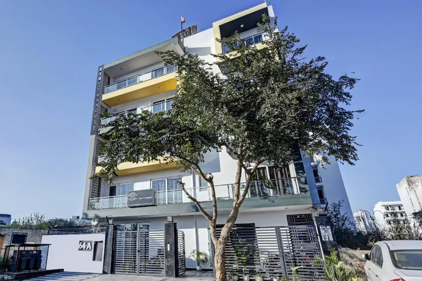 Super Townhouse Tipsyy Near Bestech Central Square Mall - Image 1