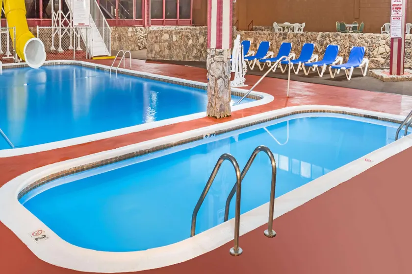 Ramada by Wyndham Medford Hotel & Conference Center - Image 1