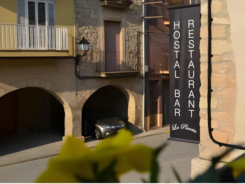 Hostal La Placeta - Image 1