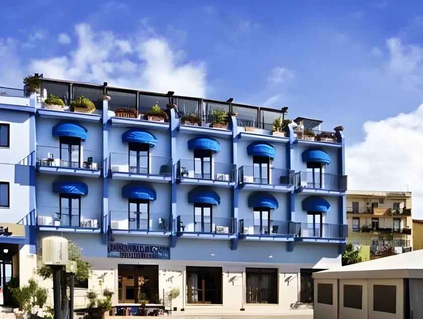 Hotel Al Faro - Image 1