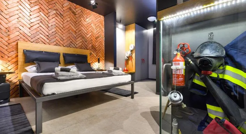 Split Industrial Design Rooms - Image 1