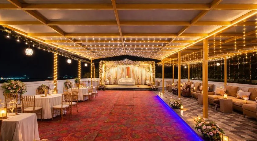 Himtaara Hotel - Image 1