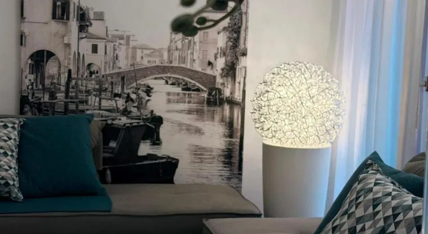 Piccola Venezia Room - Image 1