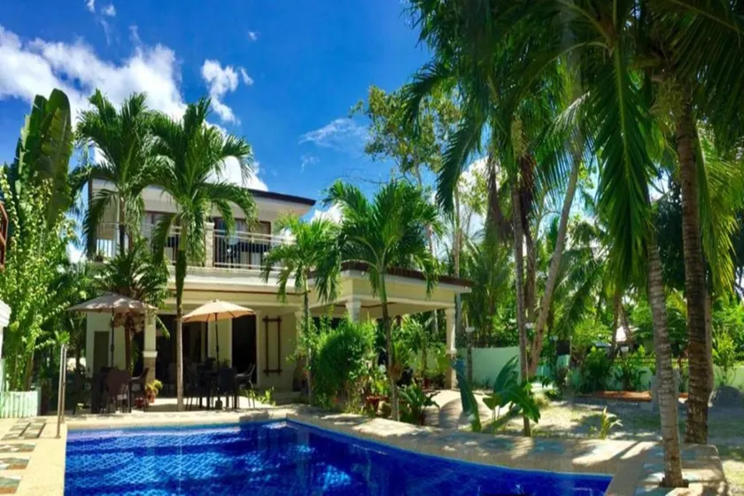 Avila's Hostel Moalboal near Beach - Image 1