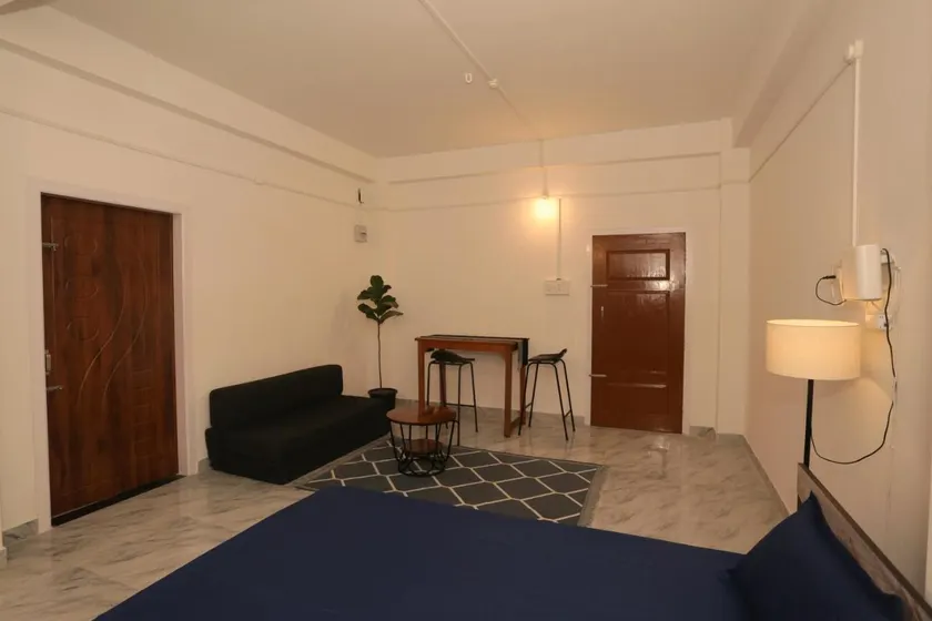 EAST HABITAT - Cozy Stay by the Airport - Image 1
