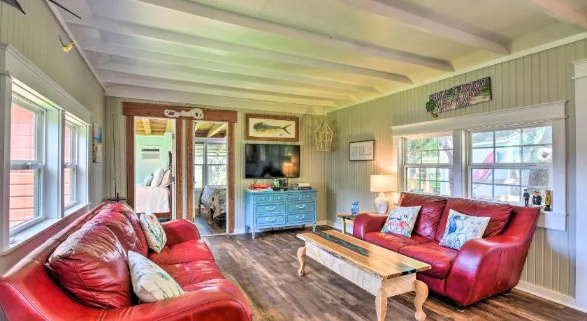 Furnished Deck & Dock: Renovated Sargent Cabin! - Image 1