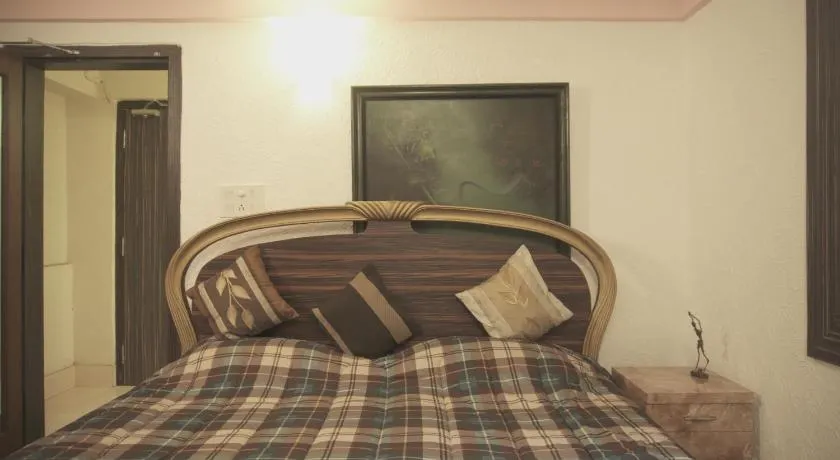 Reena's Lodge - Image 1