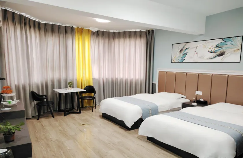 9 Days Inn - Image 1