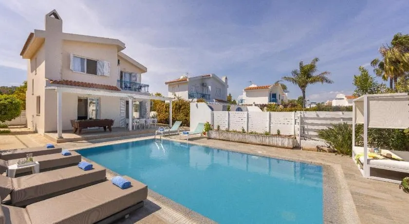 Fig Tree Bay Villa 4 - Image 1