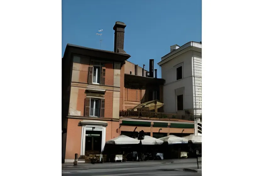 Royal House - Image 1