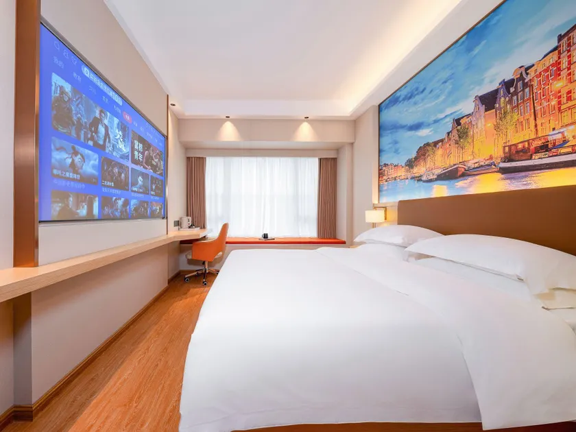 Platinum Apartment (Shunde Xingtan Fengjian Water Town Branch) - Image 1