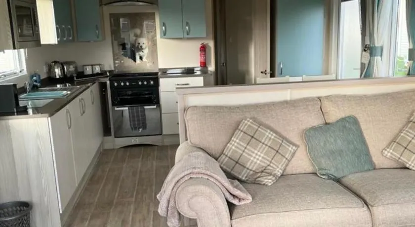 GDs Luxury Caravan Hire Turnberry Holiday Park - Image 1