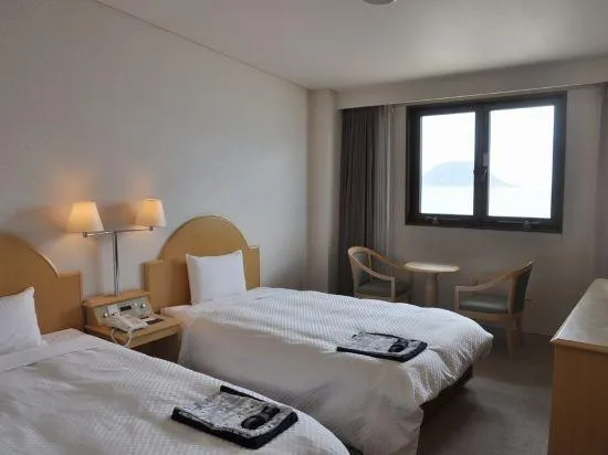 Niji-No-Matsubara Hotel - Image 1