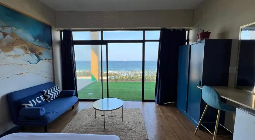 Beachfront Hotel, La Mercy - Image 1