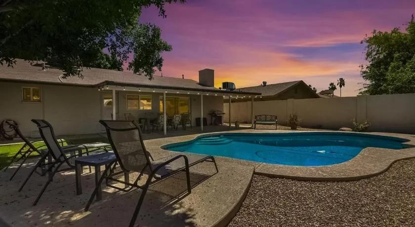 Tempe Remodel w Sparkling Pool and Game Room - Image 1