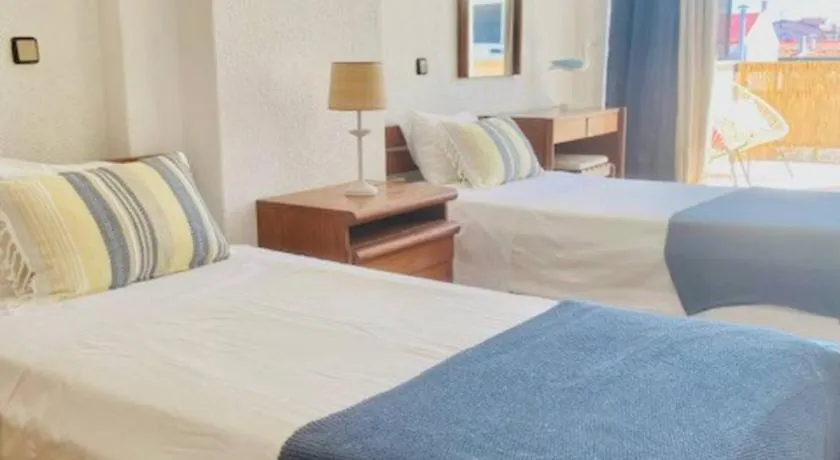 Caparica Terrace Beach Apartment - Image 1
