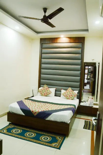 Hotel hari palace - Image 1
