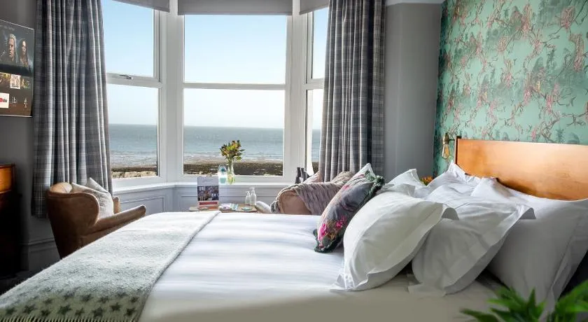 The Broadwater Guest House - Image 1