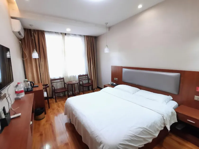 Derun Business Hotel - Image 1