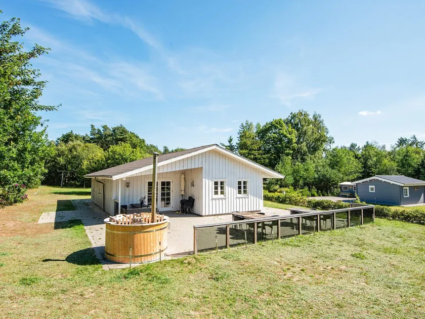 4 Bedroom Stunning Home In Glesborg - Image 1