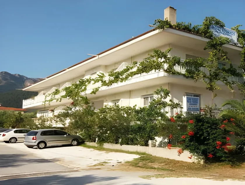 Hotel Fourkos - Image 1