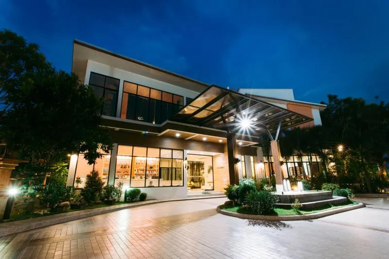 Mamaison Hotel - Image 1