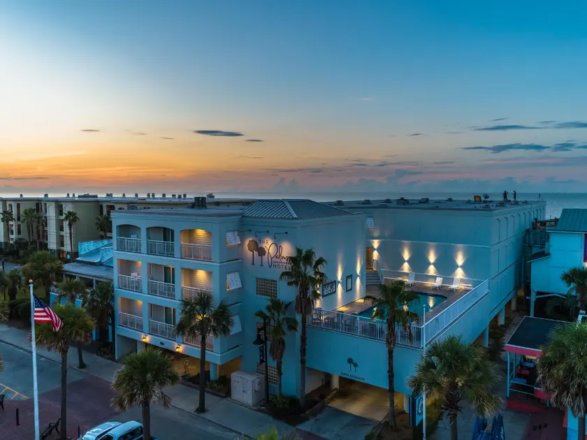 The Palms Oceanfront Hotel - Image 1