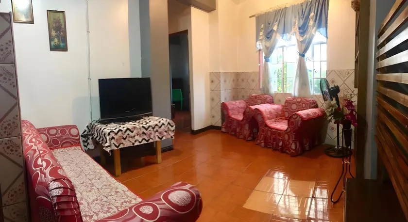 Elegant home with wide veranda - Image 1