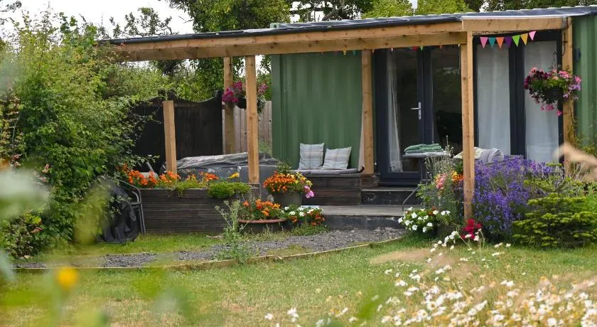 Sweet Pea Cabin - Image 1