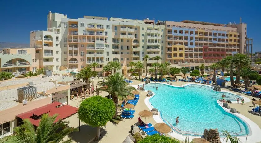 APARTAMENTOS MAR Y GOLF - Image 1