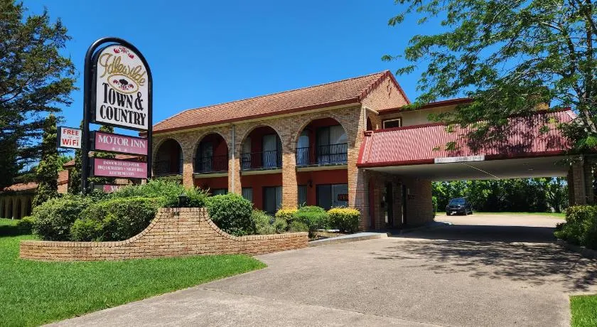 Idlewilde Town & Country Motor Inn - Image 1